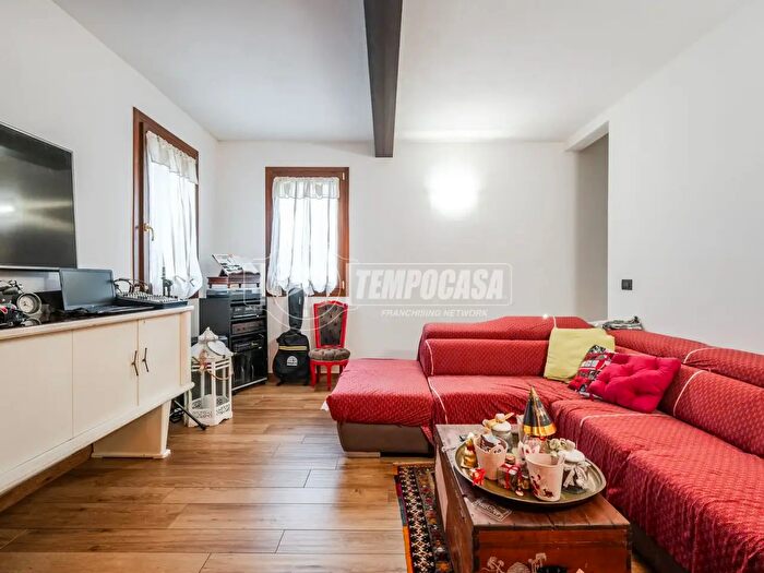 Appartamento con 11 locali in vendita in Minerbio