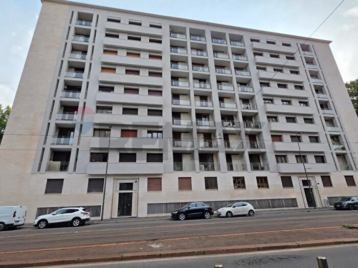 Appartamento bilocale in vendita in Via Vincenzo Monti, Milano