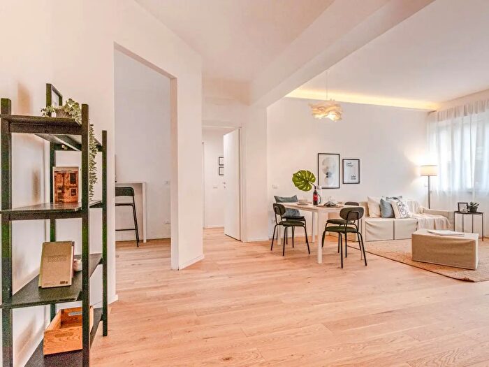 Appartamento con 6 locali in vendita in Via Vincenzo Gioberti, Siena