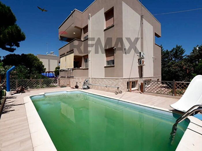 Casa con 6 locali in vendita in Via Pietro Calamandrei, Bari
