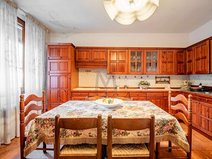 Casa con 17 locali in vendita in Via Gian Battista Venturi, Bibbiano