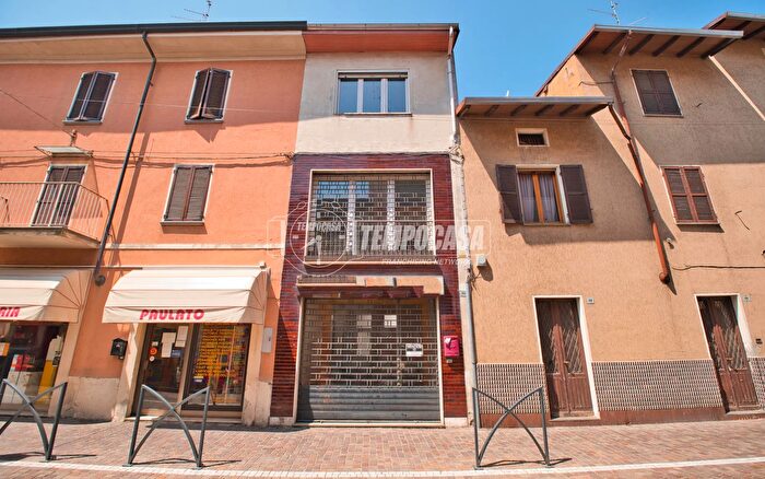 Appartamento trilocale in vendita in Galliate