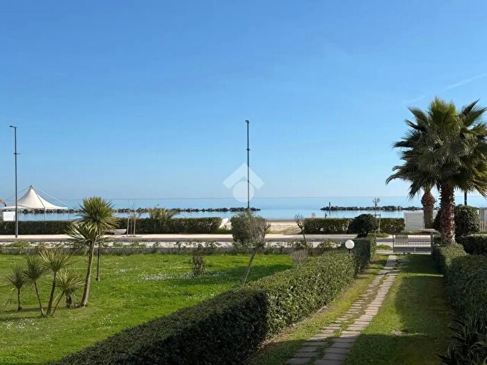 Appartamento quadrilocale in vendita in Via Lungomare Italia, Martinsicuro