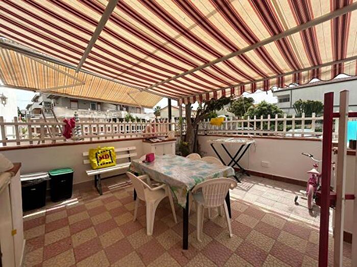 Appartamento quadrilocale in vendita in Via Torre Forte, Furnari