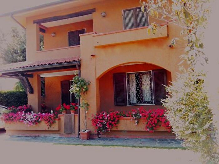 Appartamento con 6 locali in affitto in Forte Dei Marmi