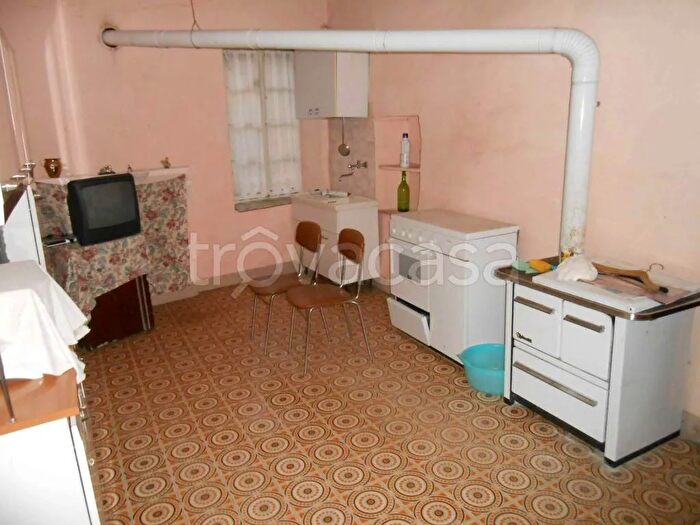 Casa con 20 locali in vendita in Via Chivasso Castelnuovo Don Bosco At Italy, Castelnuovo Don Bosco