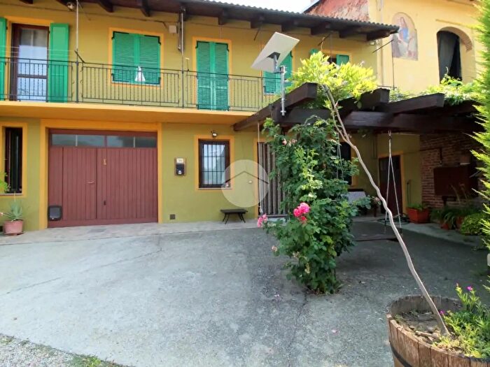 Casa con 5 locali in vendita in Fraz Rossi, Sommariva Perno