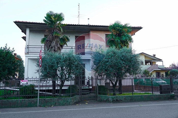 Casa con 5 locali in vendita in Mapelli, Ponte San Pietro