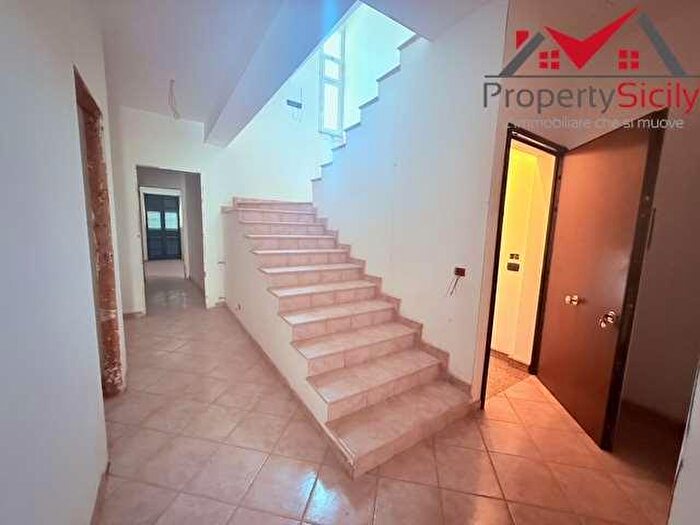 Appartamento con 9 locali in vendita in Siculiana