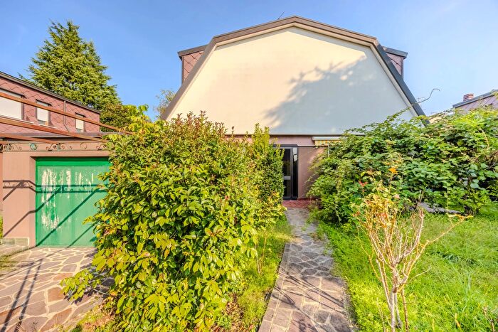 Casa con 5 locali in vendita in Arese