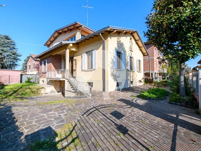 Case in Vendita e in Affitto - 2