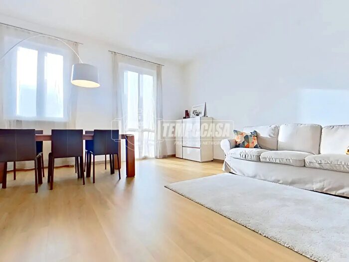 Appartamento quadrilocale in vendita in Via Sciesa, Seregno