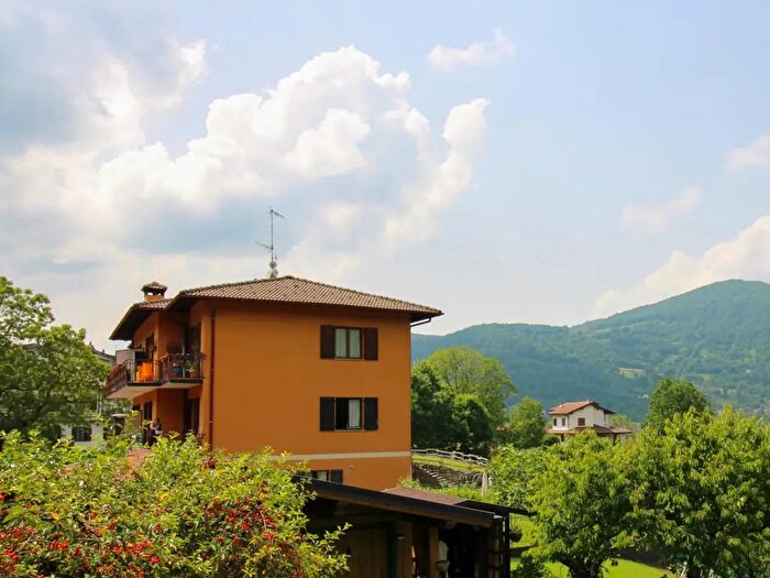 Appartamento con 5 locali in vendita in Via Reti, Laino