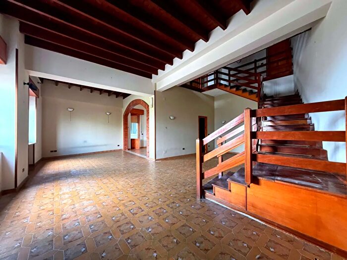 Appartamento con 6 locali in vendita in Via Vittorio Emanuele, Altofonte