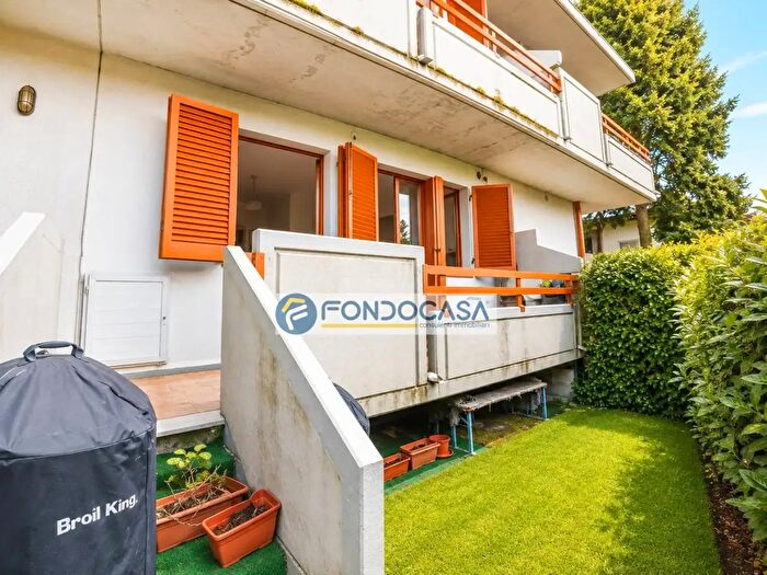 Casa quadrilocale in vendita in Via Magliano, Massa
