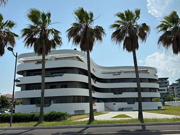 Casa quadrilocale in affitto in Viale Aldo Moro, Porto Allegro, Montesilvano