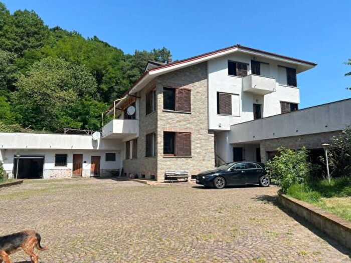 Casa con 6 locali in vendita in Strada Provinciale del Turchino, Ovada