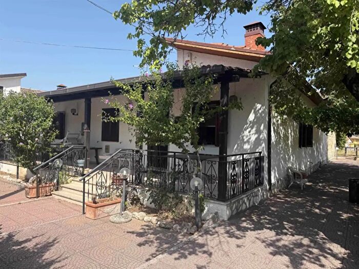 Casa con 8 locali in vendita in Via Poggio Filippo, Magliano De' Marsi