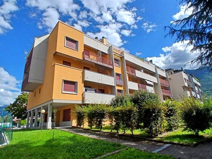 Appartamento bilocale in affitto in Via Paribelli, Centro, Sondrio