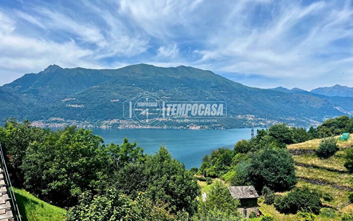 Appartamento trilocale in vendita in Bellano