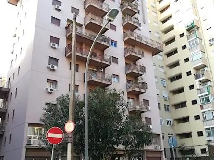 Appartamento con 5 locali in vendita in Via Villa Giocosa, Palermo