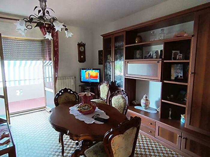 Appartamento quadrilocale in vendita in Via Salicello, Castelnuovo Magra