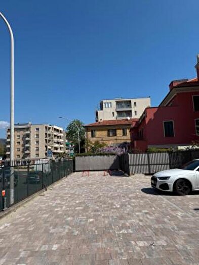 Appartamento trilocale in vendita in Via Cesarea, Loano