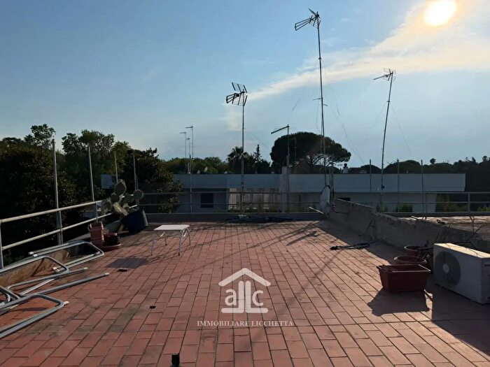 Appartamento trilocale in vendita in Via Valona, Lecce