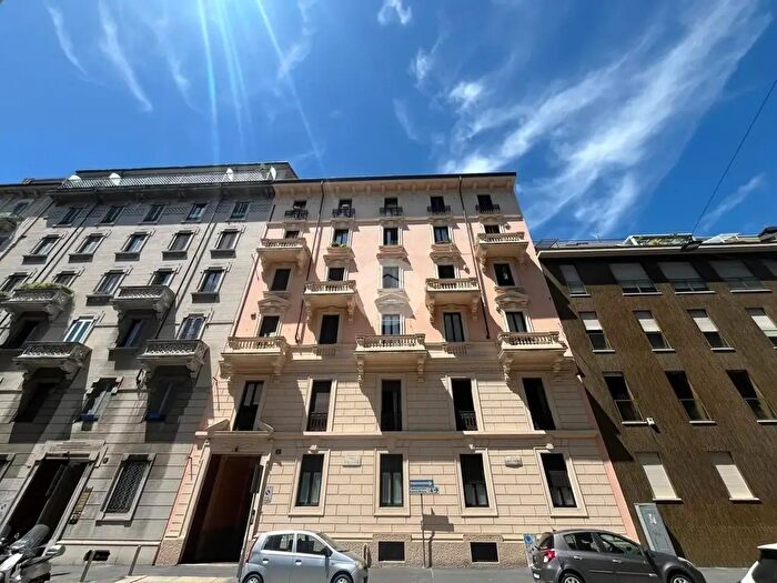 Appartamento trilocale in affitto in Piazza Emilia, Milano
