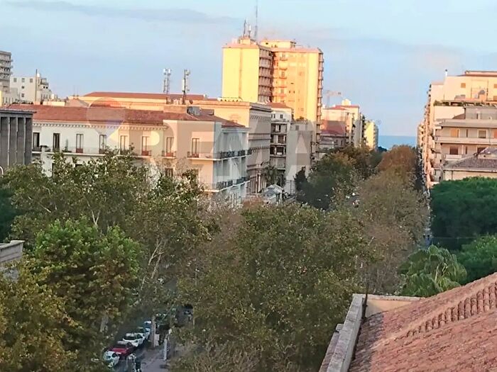 Appartamento con 5 locali in vendita in Via Caserma Carabinieri, Catania