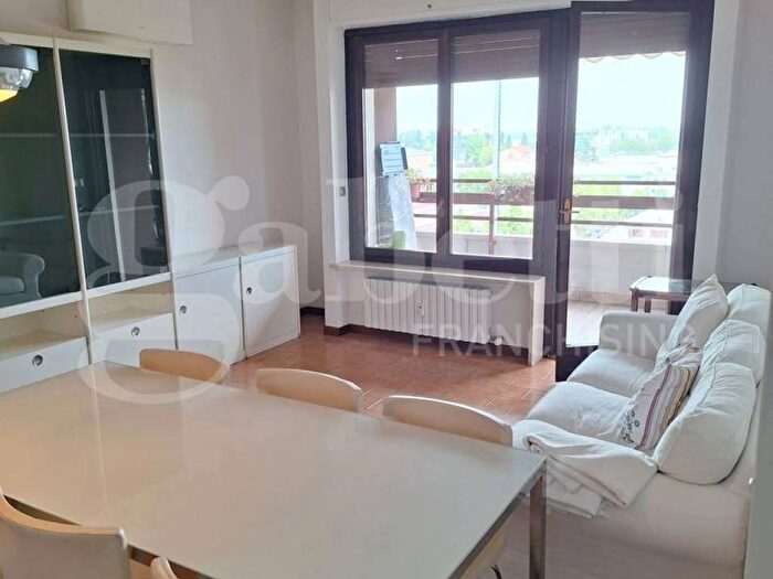Appartamento trilocale in affitto in Viale Monte Penice, Centro, Rozzano