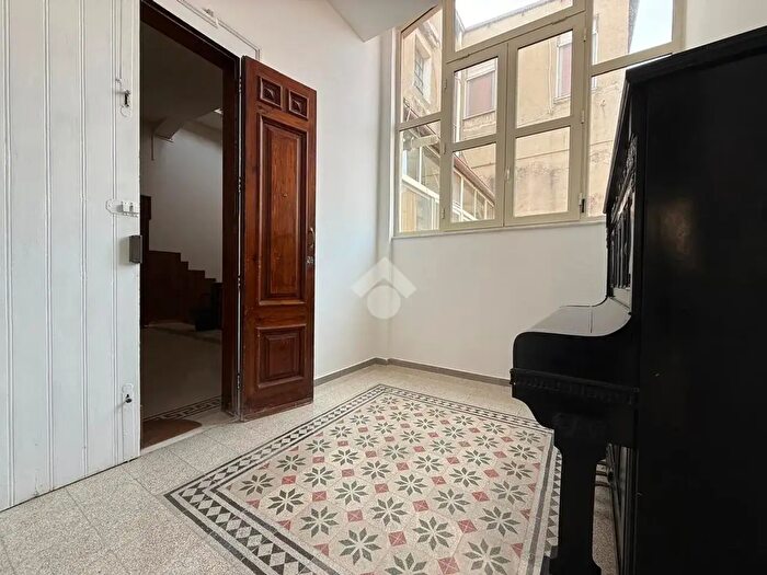 Appartamento trilocale in affitto in Via Aschenez, Reggio Calabria