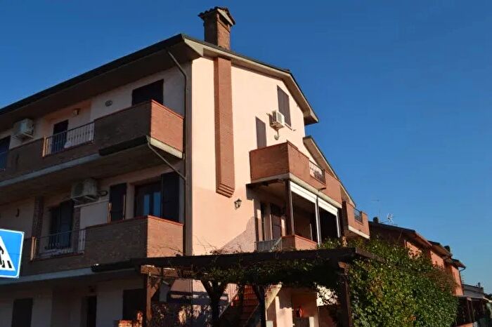 Appartamento con 5 locali in vendita in Via Giovanbattista Pirolini a, Ravenna