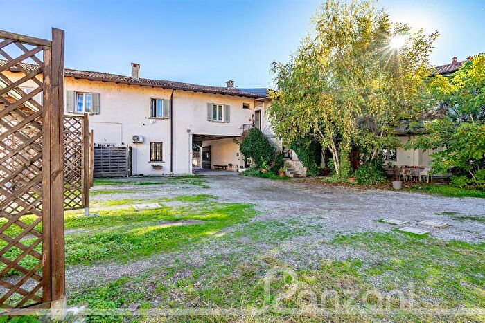 Appartamento trilocale in vendita in Piazza San Giovanni, Cisliano