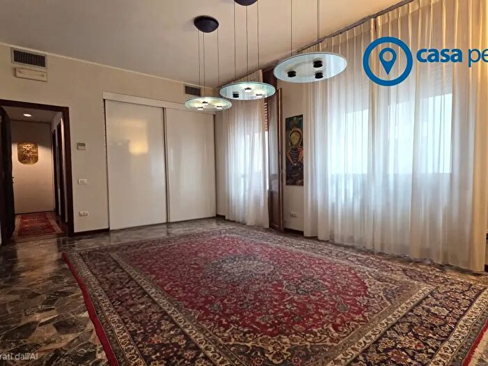Appartamento con 5 locali in vendita in Via allAra, Rovigo