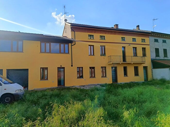 Casa trilocale in vendita in Via Regina Margherita, Valmacca