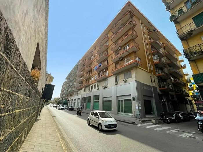 Appartamento con 5 locali in vendita in Via Torrione, Salerno
