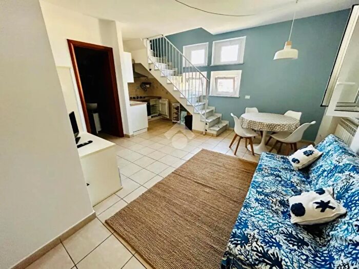 Appartamento quadrilocale in vendita in Via Mazzincollo, Sarzana