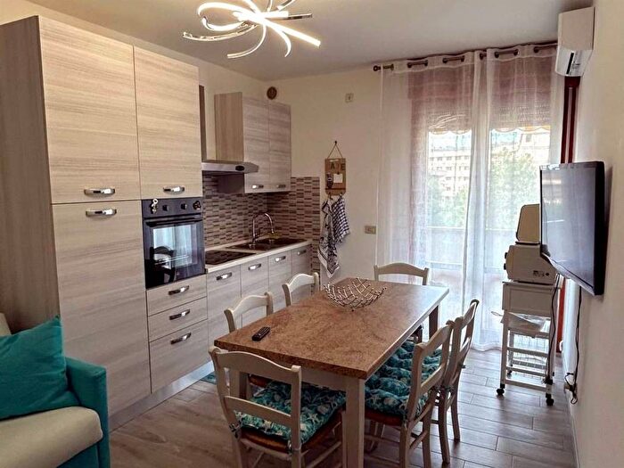 Appartamento trilocale in affitto in Sottomarina, Chioggia
