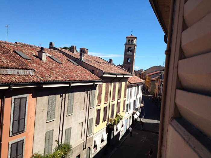 Appartamento trilocale in affitto in Via Giuseppe Garibaldi, Centro Storico, Lodi