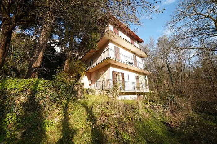 Casa con 8 locali in vendita in Via Roma Castelletto dOrba, Castelletto DOrba