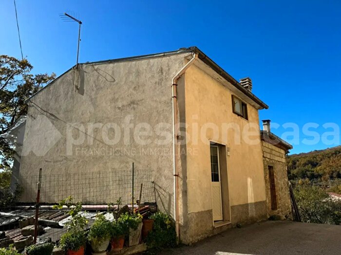 Casa quadrilocale in vendita in Via Sferracavallo, Ateleta