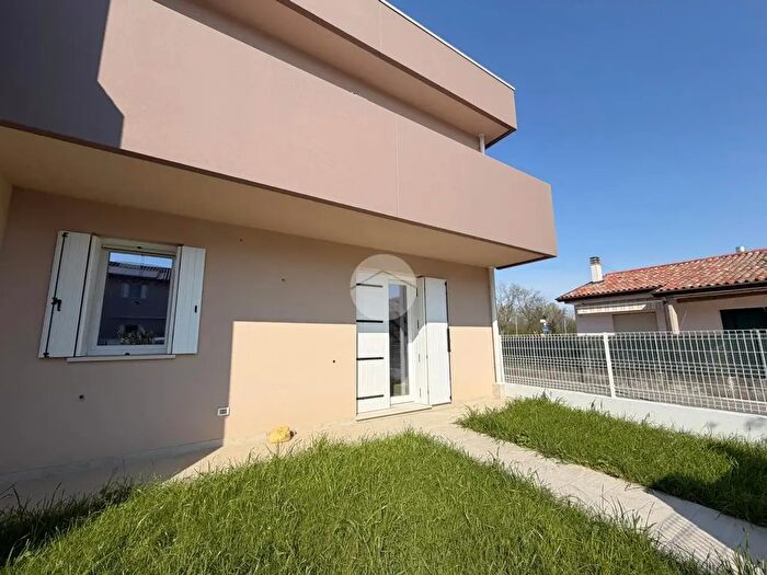 Casa quadrilocale in vendita in Via Sinopoli, Martellago