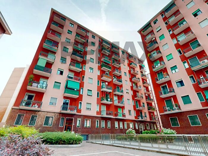 Appartamento bilocale in vendita in Via Dolomiti, Milano
