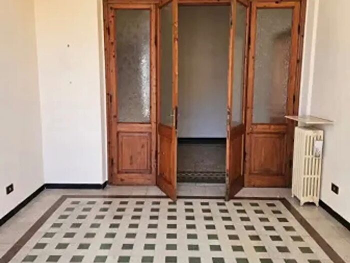 Appartamento con 6 locali in vendita in Piazza Camillo Benso di Cavour, Chiavari