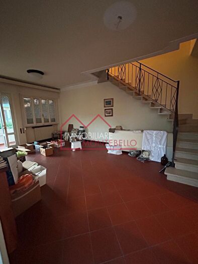 Casa con 7 locali in vendita in Boccella, Camaiore