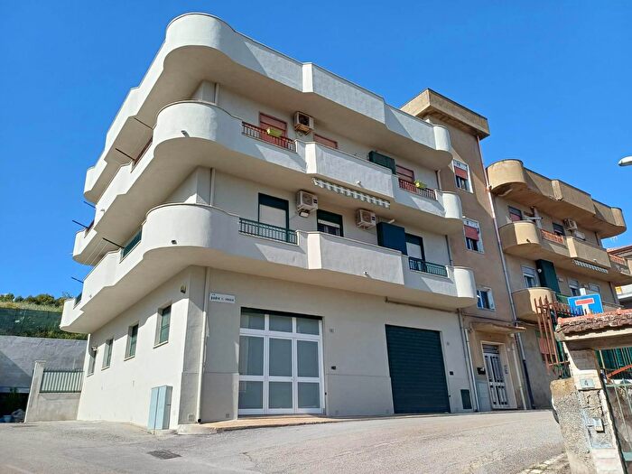 Appartamento con 5 locali in vendita in Via Padre Rocco Rosca San Cataldo, San Cataldo