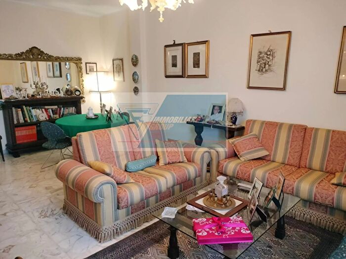 Appartamento con 5 locali in vendita in Priolo Gargallo