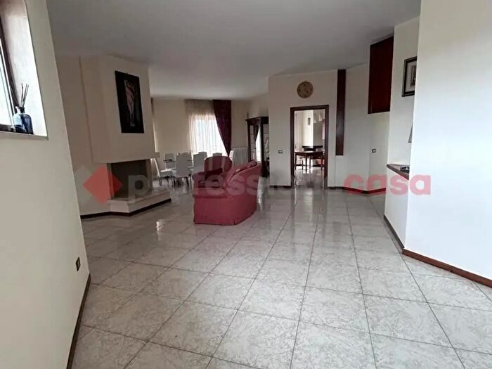 Appartamento con 7 locali in vendita in Via Cavalieri di Vittorio Veneto, Ostuni