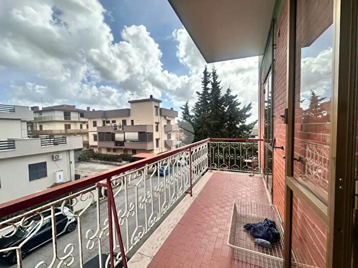Appartamento trilocale in vendita in Via Salvatore Riccobono, Roma